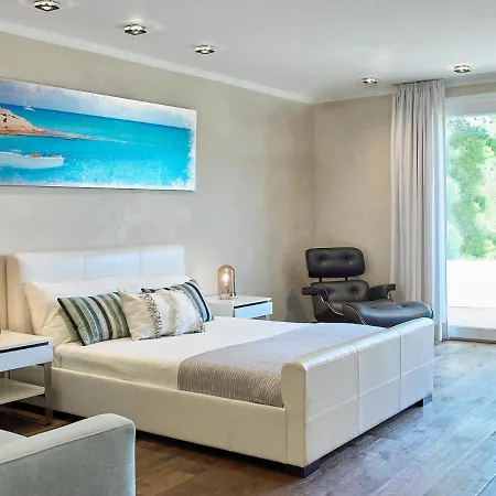 Rent Your Luxury 5 Bedroom Villa, Ibiza 1013 * Santa Eularia des Riu